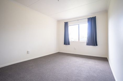 Photo of property in 60 Wikiriwhi Crescent, Awapuni, Palmerston North, 4412