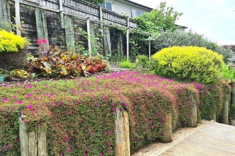 Photo of property in 5 Baker Street, Fairview Heights, Auckland, 0632