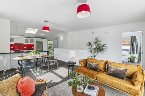 Photo of property in 51b Herald Street, Berhampore, Wellington, 6023