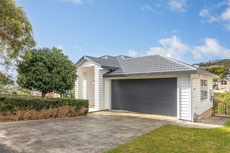 Photo of property in 41 Samwell Drive, Whitby, Porirua, 5024