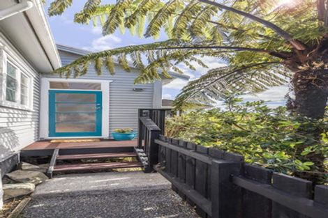 Photo of property in 20a Larsen Crescent, Tawa, Wellington, 5028