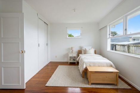 Photo of property in 4 Ainsdale Place, Manurewa, Auckland, 2102