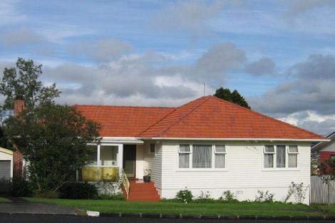 Photo of property in 98 Bradbury Road, Botany Downs, Auckland, 2010