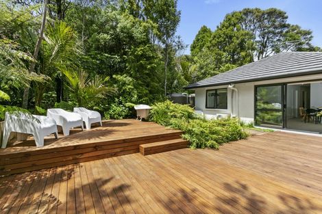 Photo of property in 228 Mountain Road, Henderson Valley, Auckland, 0612