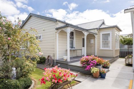 Photo of property in 89 Bridge Street, Bulls, 4818