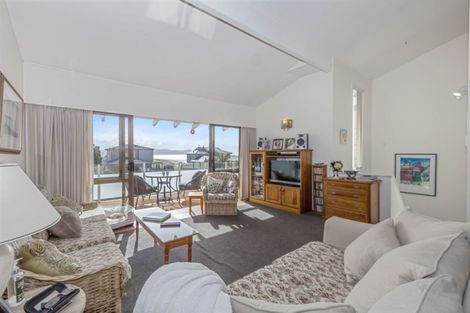 Photo of property in 46b Rosario Crescent, Red Beach, 0932