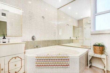 Photo of property in 6 Thomas Hook Street, Tawa, Wellington, 5028