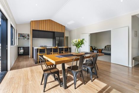 Photo of property in 8 Nga Tui Lane, Acacia Bay, Taupo, 3385