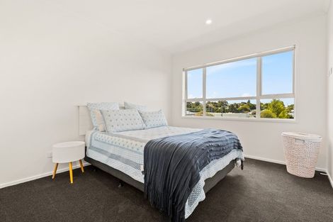 Photo of property in 69 Karepiro Drive, Stanmore Bay, Whangaparaoa, 0932