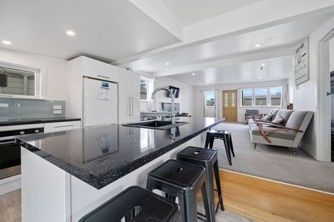 Photo of property in 92 Marine Parade, Otaki Beach, Otaki, 5512