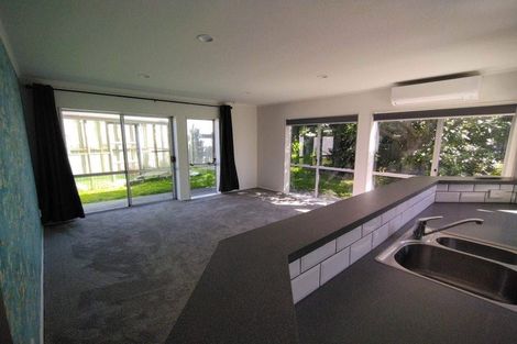 Photo of property in 2/44 Devonshire Road, Miramar, Wellington, 6022