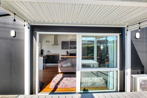 Photo of property in 8a Te Awa Street, Foxton Beach, Foxton, 4815