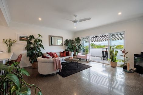 Photo of property in 140 Te Mata Road, Havelock North, 4130