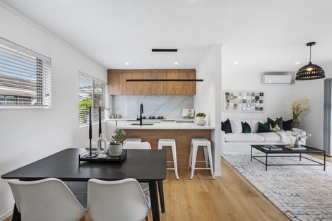 Photo of property in 2/57 Moana Avenue, One Tree Hill, Auckland, 1061