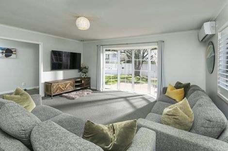 Photo of property in 107 Oreil Avenue, West Harbour, Auckland, 0618