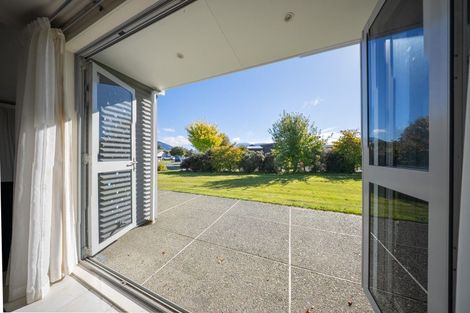 Photo of property in 25 Pop Andrew Drive, Te Anau, 9600