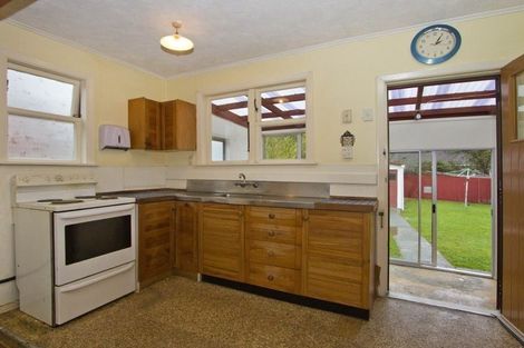 Photo of property in 86 Seddon Street, Naenae, Lower Hutt, 5011