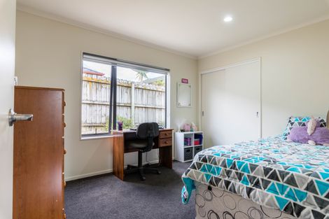 Photo of property in 22 Pyrite Street, Westgate, Auckland, 0614