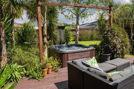 Photo of property in 17 Denver Grove, Totara Park, Upper Hutt, 5018