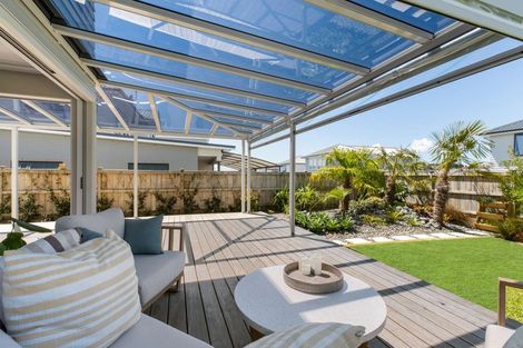 Photo of property in 23 Kukuwai Avenue, Red Beach, 0932