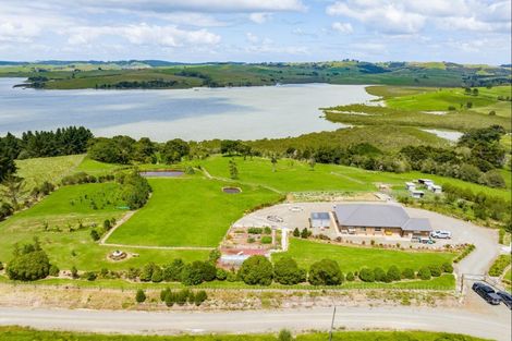 Photo of property in 24 Karakanui Road, Tinopai, Matakohe, 0593