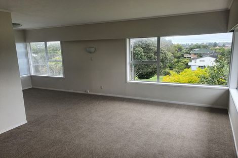 Photo of property in 1/8 Tobruk Crescent, Milford, Auckland, 0620