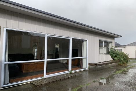 Photo of property in 16 Eruini Street, Waikanae Beach, Waikanae, 5036