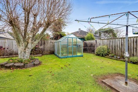 Photo of property in 30 Kahikatea Street, Inglewood, 4330