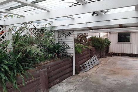 Photo of property in 1/2a Takapu Street, Henderson, Auckland, 0612