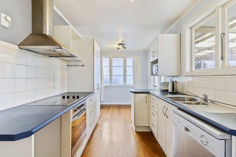 Photo of property in 8 Poto Street, Te Atatu South, Auckland, 0610