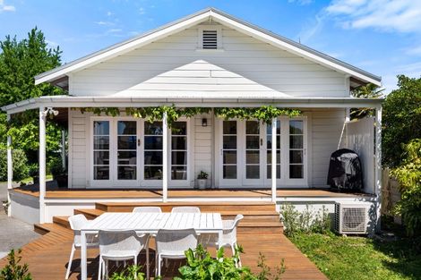 Photo of property in 3 Moeller Street, Taradale, Napier, 4112