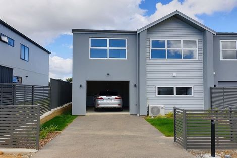 Photo of property in 16 Bluff Road, Kenepuru, Porirua, 5022