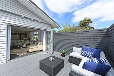 Photo of property in 1/10 Victoria Street, Ebdentown, Upper Hutt, 5018