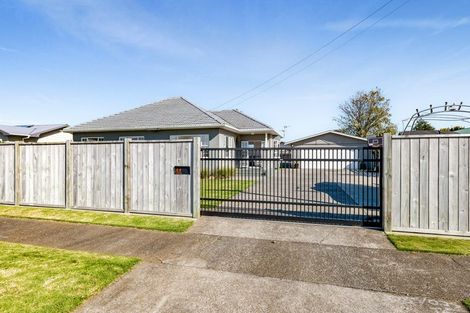 Photo of property in 11 Fantham Street, Hawera, 4610