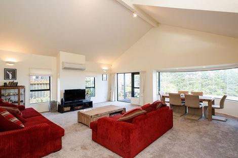 Photo of property in 92 Pacific Drive, Fitzherbert, Palmerston North, 4410