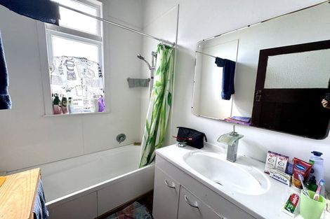 Photo of property in 25 Walter Street, Takapau, 4203