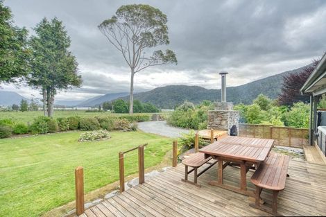 Photo of property in 2147 Lake Brunner Road, Inchbonnie, Kumara, 7875
