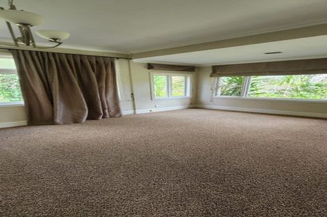 Photo of property in 186 Boord Crescent, Kumeu, 0891