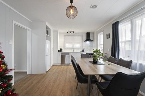 Photo of property in 3 Somerset Crescent, Highbury, Palmerston North, 4412