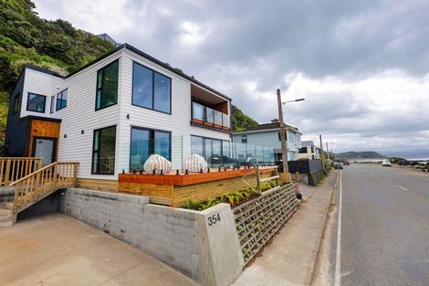 Photo of property in 354 The Esplanade, Island Bay, Wellington, 6023