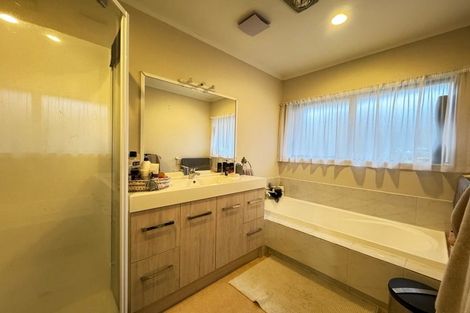 Photo of property in 1c Picasso Drive, West Harbour, Auckland, 0618