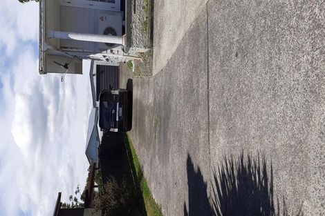 Photo of property in 28 Ewbank Place, Manurewa, Auckland, 2102