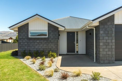 Photo of property in 20 Stowell Drive, Cromwell, 9310