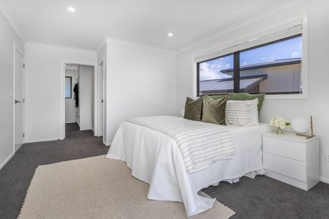 Photo of property in 60b Queen Charlotte Drive, Aotea, Porirua, 5024