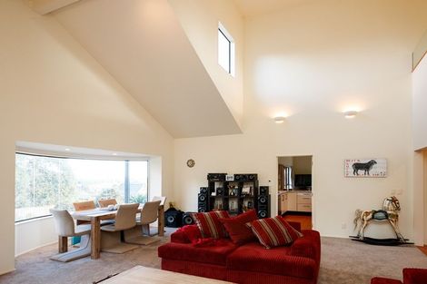 Photo of property in 92 Pacific Drive, Fitzherbert, Palmerston North, 4410