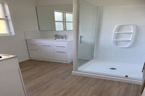 Photo of property in 11 Bluegum Road, Paraparaumu Beach, Paraparaumu, 5032