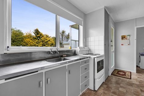 Photo of property in 8 Karaka Street, Inglewood, 4330