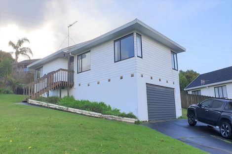 Photo of property in 82 Athena Drive, Totara Vale, Auckland, 0629
