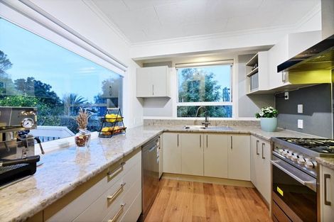 Photo of property in 37 Roberts Road, Te Atatu South, Auckland, 0610