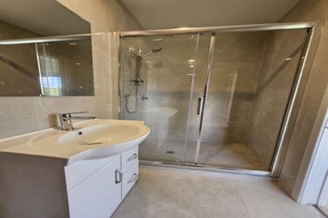 Photo of property in 69a Farquhar Road, Glendene, Auckland, 0602